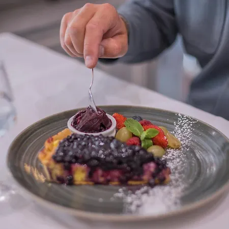 Du Commerce Hotel 3*