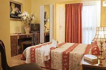 Du Commerce Hotel 3*